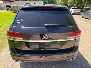 2022 Volkswagen Atlas 2.0T SE w/Technology - Exterior Rear Center Image